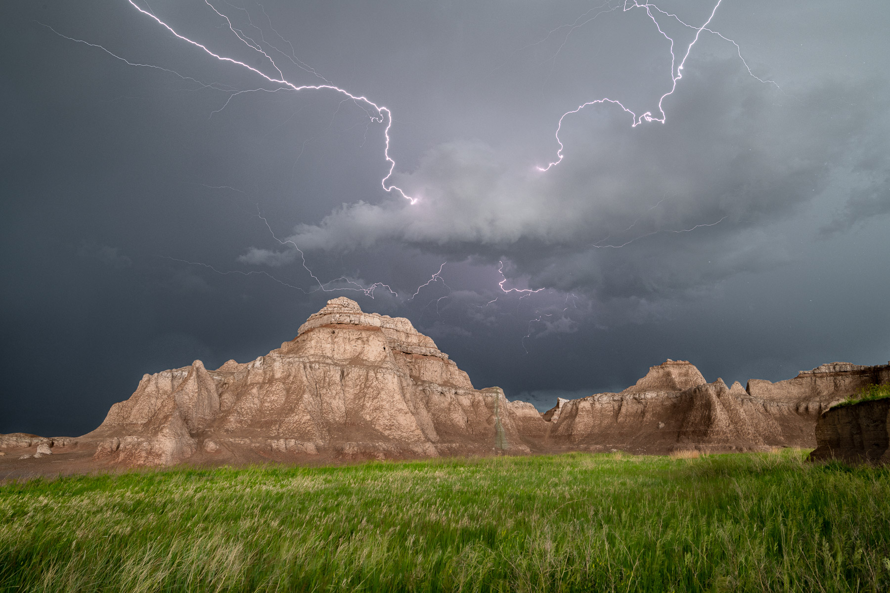 How to photograph lightning